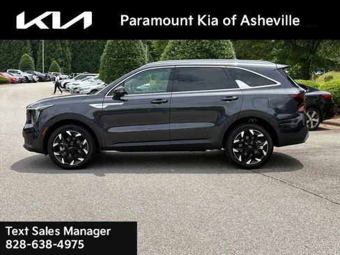 Used 2025 Kia Sorento EX w/ Panoramic Sunroof Package AWD/4WD image 3