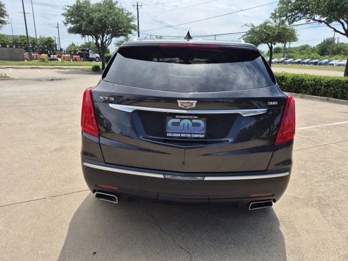 Used 2017 Cadillac XT5 Luxury w/ Driver Awareness Package FWD image 7