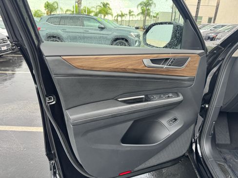 Certified 2024 Volkswagen Atlas SE FWD image 13