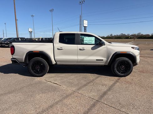 New 2026 GMC Canyon Elevation w/ Convenience Package image 7