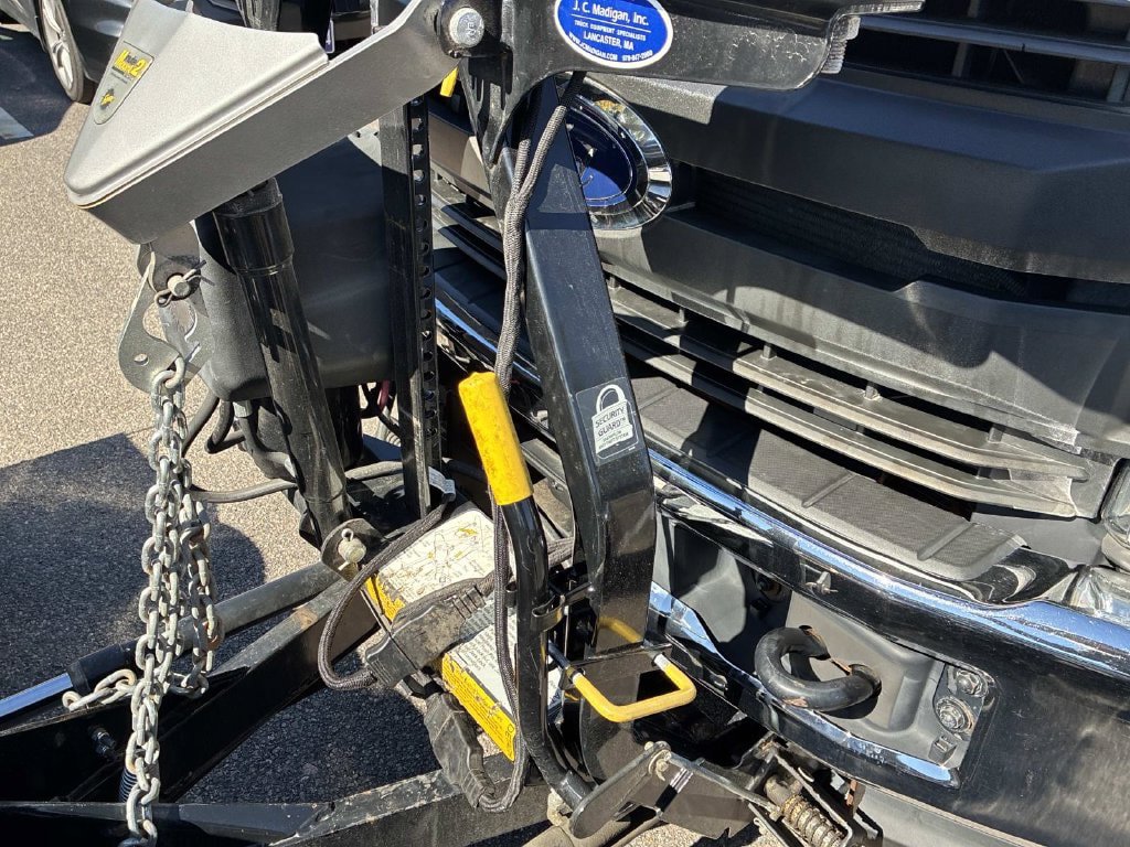 Used 2017 Ford F550 4x4 Regular Cab Super Duty image 12