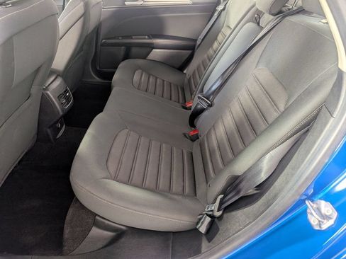 Used 2019 Ford Fusion SE FWD image 25