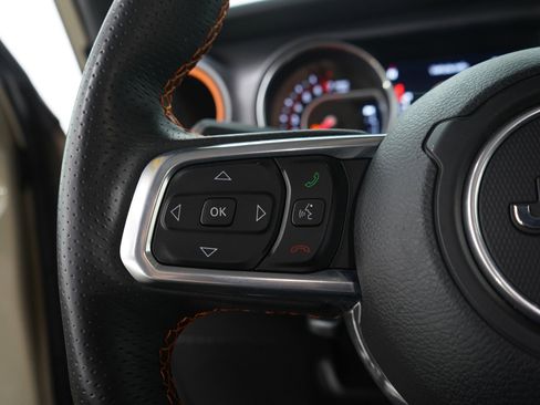 Used 2020 Jeep Gladiator Mojave AWD/4WD image 27