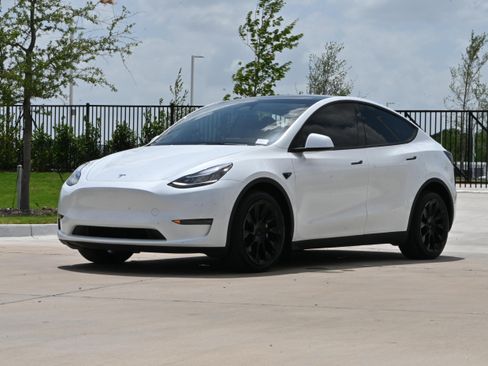 Used 2023 Tesla Model Y Long Range AWD/4WD image 5