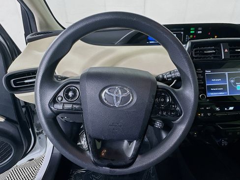 Used 2021 Toyota Prius XLE image 15