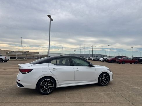 Certified 2024 Nissan Sentra SR w/ SR Premium Package FWD image 23