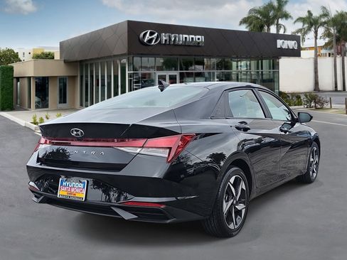 Certified 2023 Hyundai Elantra SEL w/ Convenience Package image 3