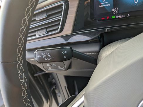 Certified 2024 Volkswagen Atlas SE image 29