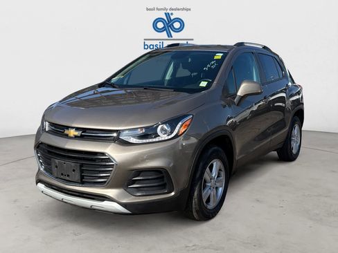 Used 2022 Chevrolet Trax LT w/ Driver Confidence Package AWD/4WD image 2