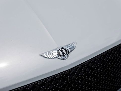 Used 2023 Bentley Bentayga AWD/4WD image 17