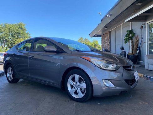 Used 2013 Hyundai Elantra GLS w/ Preferred Pkg FWD image 4