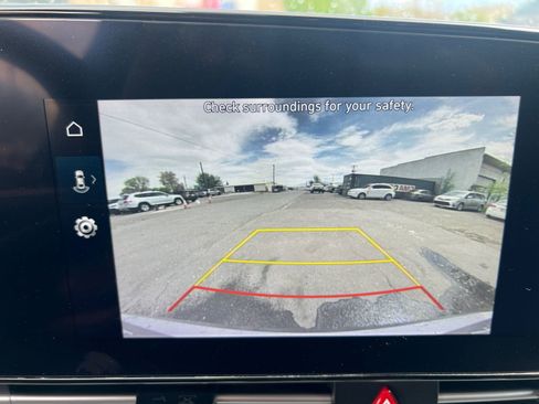 Used 2024 Hyundai Elantra Blue image 25