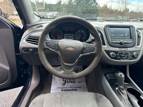 Used 2017 Chevrolet Malibu LS image 19