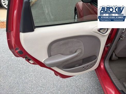 Used 2005 Chrysler PT Cruiser Touring w/ Moonroof Group FWD image 25
