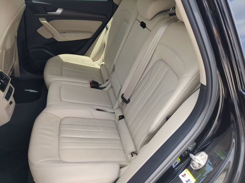 Used 2022 Audi Q5 2.0T Premium Plus w/ Premium Plus Package AWD/4WD image 17