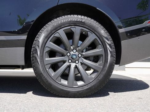 Used 2018 Land Rover Range Rover Velar R-Dynamic SE image 35