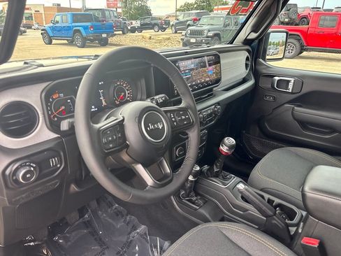 Used 2025 Jeep Wrangler Sport AWD/4WD image 12