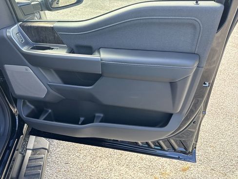 New 2026 Ford F250 Lariat w/ Black Appearance Package image 14