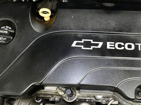 Used 2018 Chevrolet Cruze LT w/ Convenience Package FWD image 40