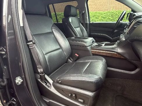 Used 2016 Chevrolet Suburban LS RWD image 21