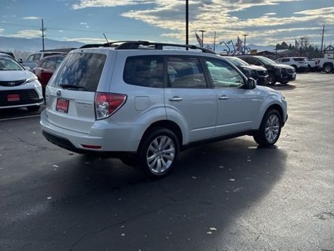 Used 2012 Subaru Forester 2.5X Premium w/ All-Weather Pkg image 5
