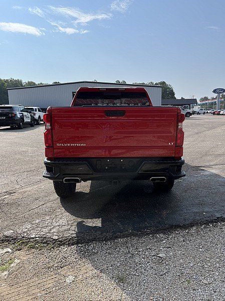 Used 2024 Chevrolet Silverado 1500 LT Trail Boss w/ Convenience Package II AWD/4WD image 6