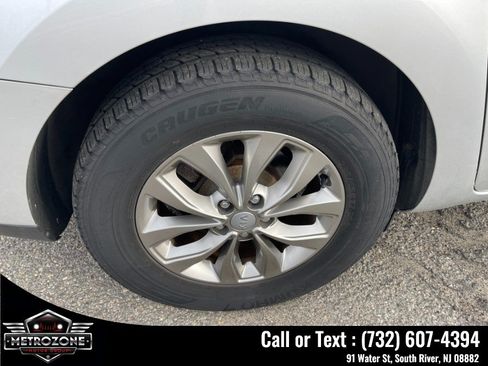Used 2019 Kia Sedona L FWD image 23