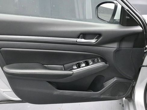 Used 2023 Nissan Altima 2.5 SV FWD image 16