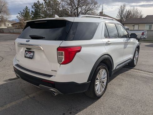 Used 2022 Ford Explorer Limited image 3