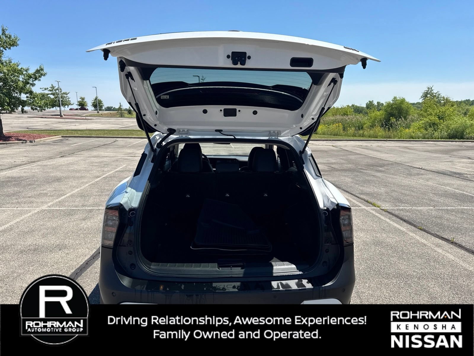 Certified 2025 Nissan Kicks SR FWD image 13