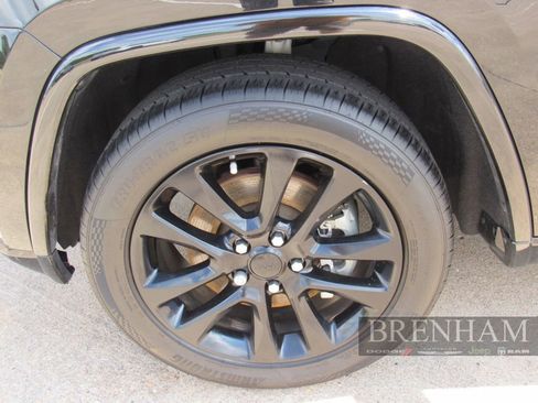 Used 2021 Jeep Grand Cherokee Laredo X RWD image 10