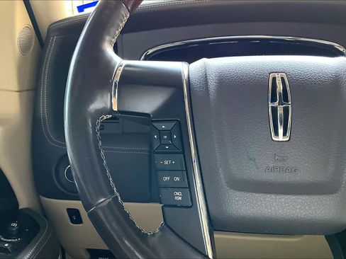Used 2016 Lincoln Navigator L Reserve image 24