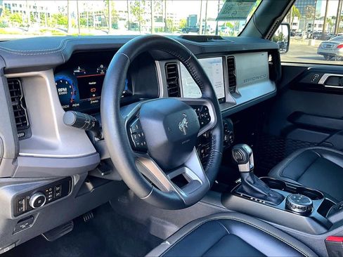 Used 2025 Ford Bronco Outer Banks image 16