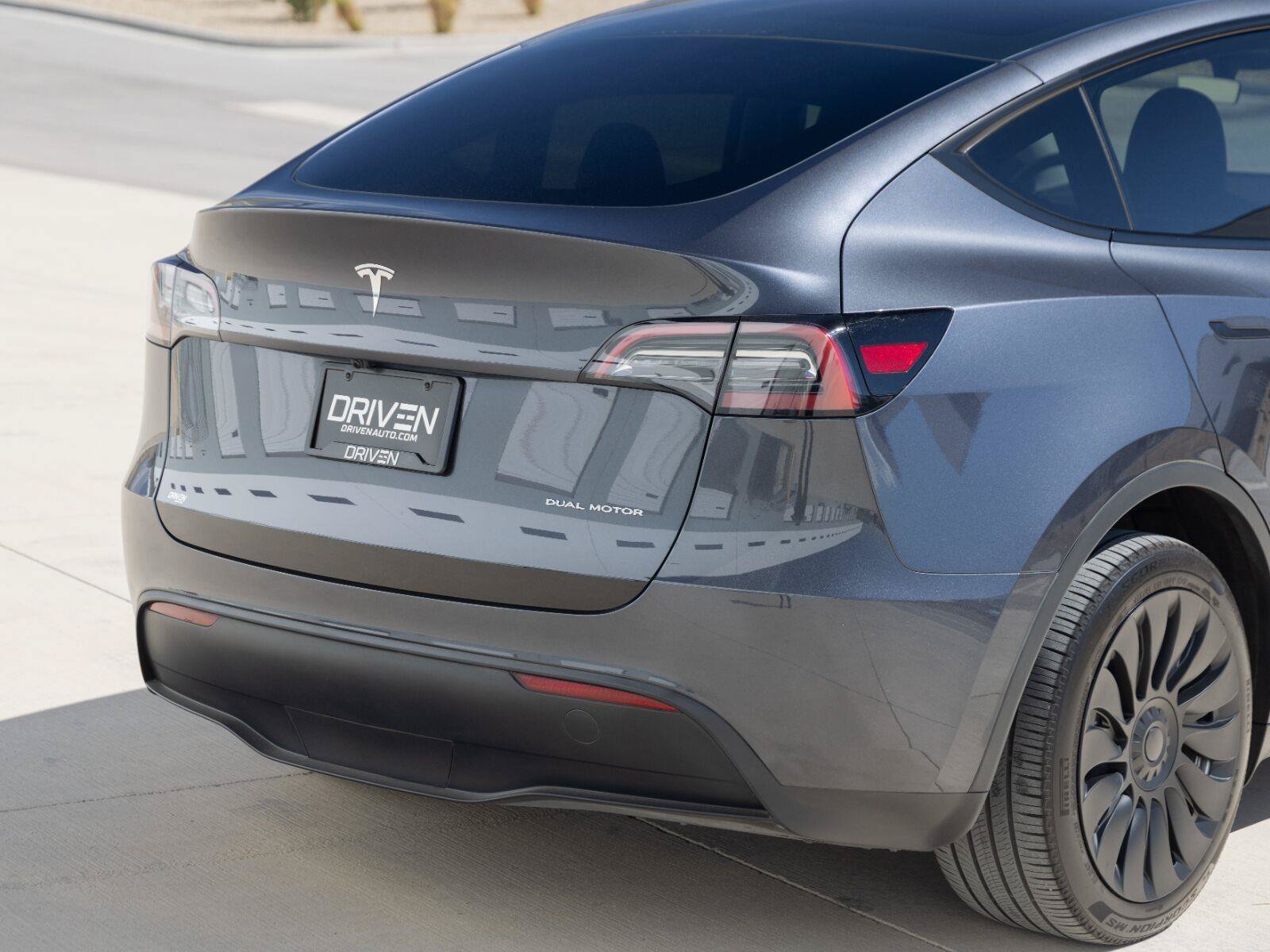 Used 2024 Tesla Model Y Long Range AWD/4WD image 10