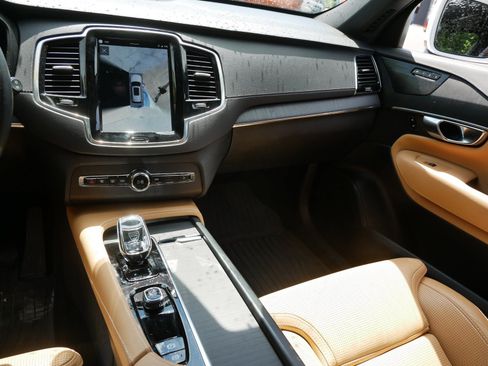 Certified 2025 Volvo XC90 T8 Ultra w/ Protection Package Premier AWD/4WD image 13