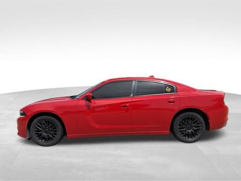 Used 2018 Dodge Charger SXT Plus RWD image 6