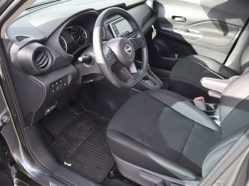New 2025 Nissan Kicks Play S image 12