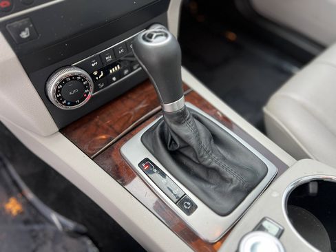 Used 2011 Mercedes-Benz GLK 350 4MATIC image 29