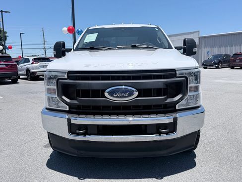 Used 2022 Ford F250 XL w/ Power Equipment Group AWD/4WD image 3