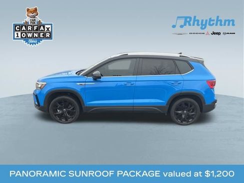 Used 2023 Volkswagen Taos SE w/ Panoramic Sunroof Package image 1