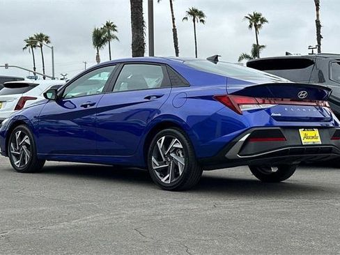 Certified 2025 Hyundai Elantra Sport w/ Cargo Package image 6