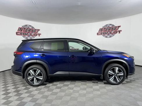 Used 2024 Nissan Rogue SL w/ SL Premium Package FWD image 8
