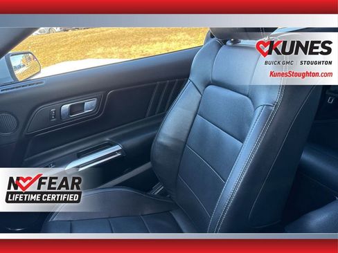 Used 2023 Ford Mustang Convertible image 39