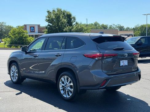 Used 2021 Toyota Highlander Limited AWD/4WD image 7