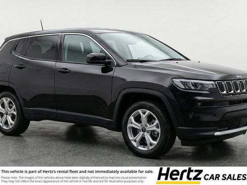 Used 2025 Jeep Compass Latitude AWD/4WD image 1