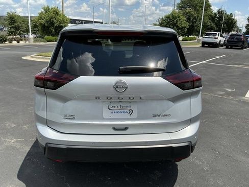 Used 2024 Nissan Rogue SV AWD/4WD image 5