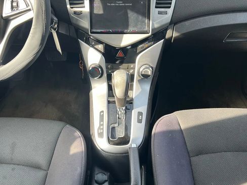 Used 2014 Chevrolet Cruze LT image 12
