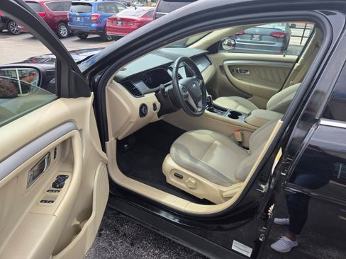 Used 2019 Ford Taurus SEL w/ Equipment Group 201A FWD image 5
