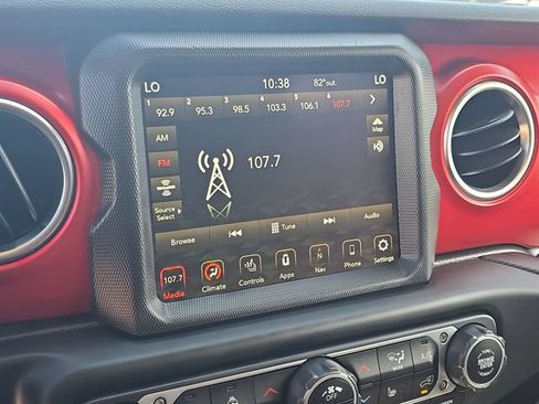 Used 2023 Jeep Gladiator Rubicon w/ Cold Weather Group AWD/4WD image 16