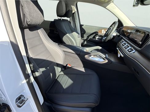 New 2026 Mercedes-Benz GLS 450 4MATIC image 25